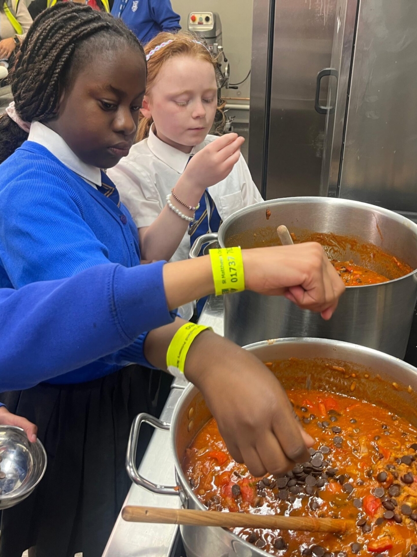 Roasted Pepper and Black Bean Chilli